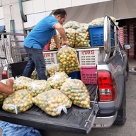 ณุ น้ำส้มคั้นสดพรีเมี่ยม100%น้ำผลไม้ปั่นสมูทตี้สาขาตลาดคู่สร้าง สาขาตลาดคู่สร้าง
