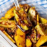 เมนูของร้าน หรอยนิผลไม้คลุก น้ำปลาหวานรสแซ่บ .