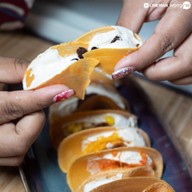 เมนูของร้าน ขนมเบื้องเมืองโอ่ง ซอย 2