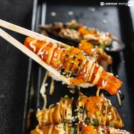 เมนูของร้าน ละมุนลิ้นซูชิพ่นไฟ ตลาดเย็นเทศบาล10บาททุกอย่าง(ซื้อ10แถม1)