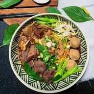 หนวดเตี๋ยวเนื้อ -