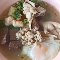 ก๋วยจั๊บญวนอุบลร้านโก้ ก๋วยจั๊บอุบลหมูยอแท้ ซุปกระดูกเล้งหอมๆ เจ้าแรกของโป่งไผ่ ลูกค้าที่สั่งผ่านแอพหากได้สินค้าไม่ครบไม่ถูกรบกวนโทรกลับทางร้านเพื่อชดเชยให้ได้ทันทีเลยนะครับขอบคุณมากครับ