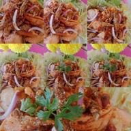 เจ้วิไล น้ำจิ้มพิสดาร ยำแหนม&หม่าล่า -