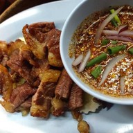 (ป๋าสันต์)ครัวอีสาน ติดกับปั้ม ปตท.