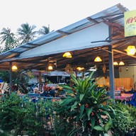 ร้านลาบยโส หน้าปั้ม ปตท