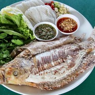 ร้านแซ่บนัว สน.คลองตัน