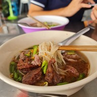 โกเกี๋ยง เกาเหลาเนื้อตุ๋น หมูตุ๋น ริมคลองสามชัย