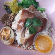 โคตรกระเพรา  By ส้ม