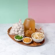 เมนูของร้าน ลูกชิ้นน้ำใสนายแดง ถนนพระราม6 ซอย30 หน้าสำนักงบ Aree Garden