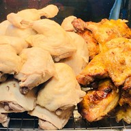 ข้าวไก่อบแม่ประนอม ตลาดโต้รุ่ง รื่นรมย์