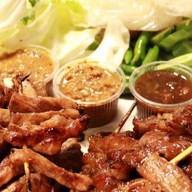 หมูปลาร้า 🐷อ้อมใหญ่ ส้มตำ ยำ แซ่บ 🌶🥒 อ้อมใหญ่