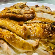 ข้าวไก่อบแม่ประนอม ตลาดโต้รุ่ง รื่นรมย์