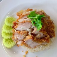 เจ๊นุชข้าวมันไก่