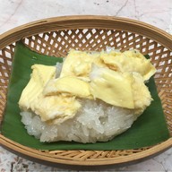 คั่วไก่-สุกี้ & นพรัตน์ ข้าวเหนียวมะม่วง พระยามนธาตุ แยก17