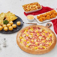 Pizza Hut นานา