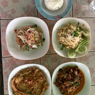 ครัวสามแยก บ้านธิ ลำพูน