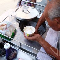 ไอศกรีมป่าตัน ในตรอกเล่าโจ๊ว