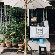 หน้าร้าน ISARA Coffee ถนนอรุณอมรินทร์