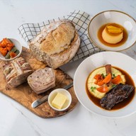 Phar-Ram IV Bistro Montien Hotel Surawong Bangkok