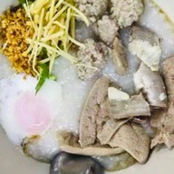 ก๋วยเตี๋ยวเรือสุพรรณ ต.อ้อมใหญ่