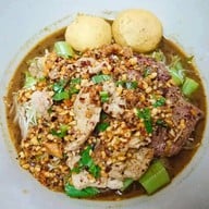 ช.ช้าง ก๋วยเตี๋ยวเรืออยุธยา สาขา วัดโบสถ์ดอนพรหม