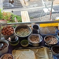 ก๋วยจั๊บญวนอุบลร้านโก้ ก๋วยจั๊บอุบลหมูยอแท้ ซุปกระดูกเล้งหอมๆ เจ้าแรกของโป่งไผ่ ลูกค้าที่สั่งผ่านแอพหากได้สินค้าไม่ครบไม่ถูกรบกวนโทรกลับทางร้านเพื่อชดเชยให้ได้ทันทีเลยนะครับขอบคุณมากครับ