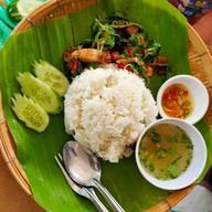 กะเพราเตะปาก