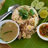 กะเพราเตะปาก