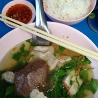 เมนูของร้าน เกาเหลาเลือดหมู เจ้ยุ จุฬา50