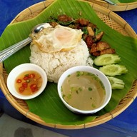 กะเพราเตะปาก