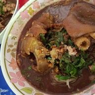 ก๋วยเตี๋ยวน้ำตกหมู (ก๋วยเตี๋ยวคากิ)