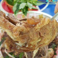 ก๋วยเตี๋ยวน้ำตกหมู (ก๋วยเตี๋ยวคากิ)