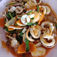 เมนูของร้าน เจ๊ยินดี ซีฟู้ด