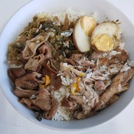 เมนูของร้าน ร้านขาหมูเตาถ่าน สูตร 100 ปี และอาหารตามสั่ง ฟรีไข่ดาว