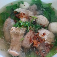 อุ้ย เกาเหลาเลือดหมู ก๋วยจั๊บน้ำใส