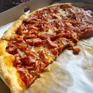 เมนูของร้าน Pizza is love™ อ่อนนุช@ยูดีไลท์คอนโด