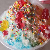 Ice I Am น้ำแข็งไส&ของทอด (DIY Shaved Ice Bakery&Fried Food) ดินแดง