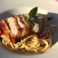 กินในบ้าน