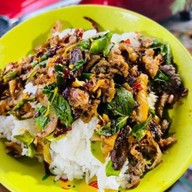 ไก่ย่าง+หมูย่าง+ใส้กรอกอีสาน บางคล้า