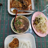 เมนูของร้าน เส้นซอยเปิงใจ๋