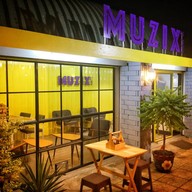 Muzix Café กาแฟพิเศษ สเต็กพรีเมี่ยม