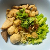 กะเพราหลังบ้าน มหาสารคาม