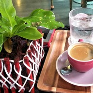 681 Cafe' Coffee & Dessert