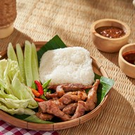 เมนูของร้าน ออนชอน หมูปลาร้า ยำ ส้มตำ อาหารตามสั่ง ราชดำเนิน ราชดำเนิน