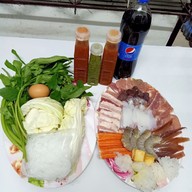 โฟร์หมูกระทะ