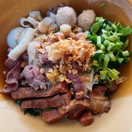 เมนูของร้าน กะเพราหลังบ้าน มหาสารคาม