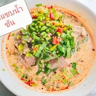 ป้าทรัพย์  ก๋วยเตี๋ยวไก่ตุ๋นยาจีน มีก๋วยเตี๋ยวหมูน้ำตก ต้มยำ น้ำใส อาหารตามสั่ง