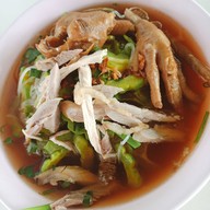 ก๋วยเตี๋ยวไก่มะระ ตายงค์ คลอง 1 ธัญบุรี