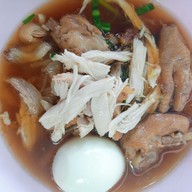 ก๋วยเตี๋ยวไก่มะระ ตายงค์ คลอง 1 ธัญบุรี