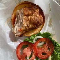 เจ้าจุก ข้าวหมูทอด(ข้าวห่อ 35 บาท) เตาปูน